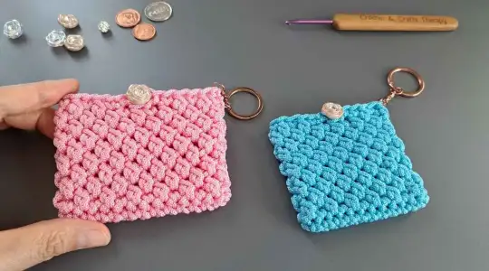 Amazing!! Crochet small bag / keychain tutorial for beginners | No sew! 